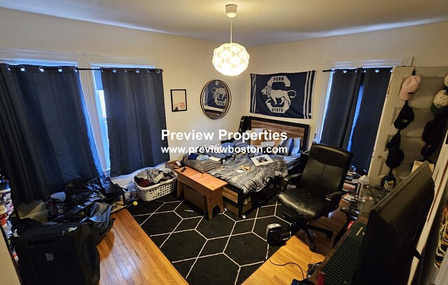 1 WOODSTOCK AVE
