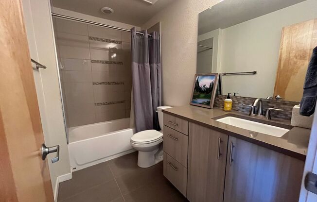 2 beds, 2 baths, $2,150, Unit # #E