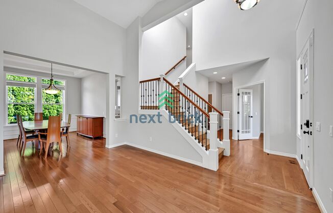4 BEDS & 2.5 SINGLE FAMILY HOUSE FOR RENT