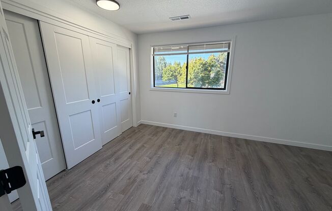 1 bed, 1 bath, 730 sqft, $1,275, Unit 18-25
