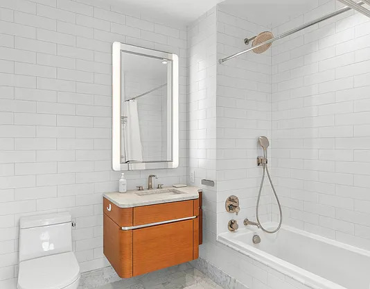 2 beds, 2.5 baths, 1,176 sqft, $18,000, Unit 21E