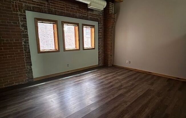 1 bed, 1 bath, 630 sqft, $1,249, Unit 524