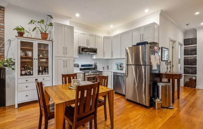 584 VANDERBILT AVE