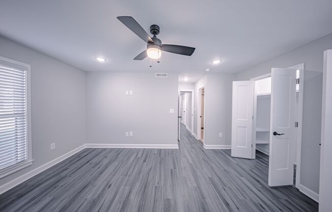 3 beds, 2 baths, 1,300 sqft, $2,300