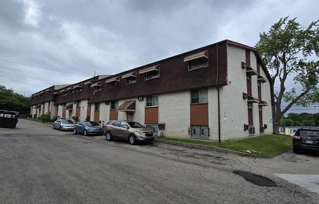 4644 Burkhardt Ave