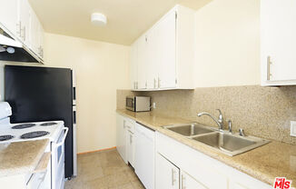 2 beds, 2 baths, 884 sqft, $3,800, Unit 306