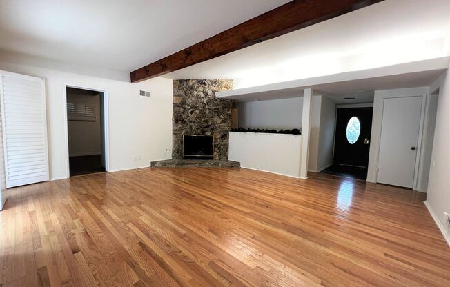 Gorgeous 3 Bedroom 1.5 Bath Home located in the scenic Mt. Washington Hillside
