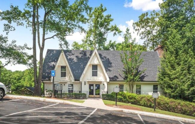 1 bed, 1 bath, 770 sqft, $999