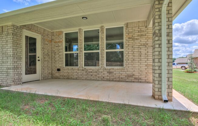 3 beds, 2 baths, $1,795