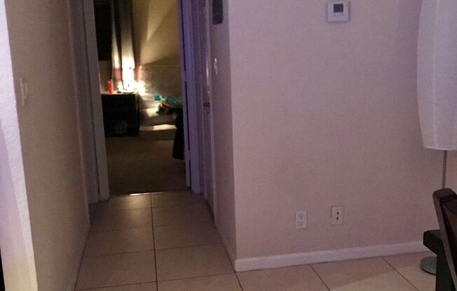 CENTRALLY LOCATED RENOVATED 1 BED 1 BATH CONDO WITH PARKING