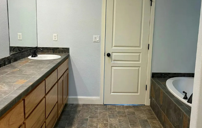 4 beds, 2.5 baths, $3,199