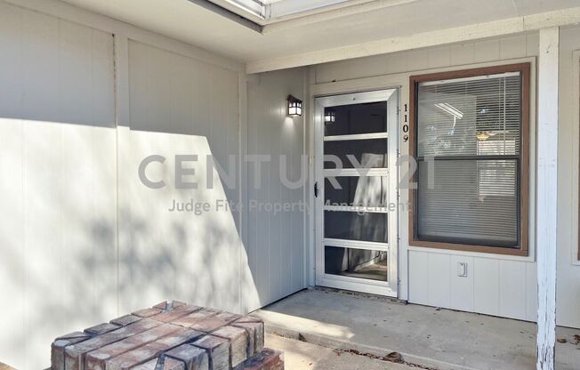 2 beds, 1 bath, $1,275