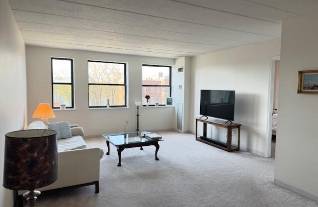 1 bed, 1 bath, 613 sqft, $2,550, Unit 604