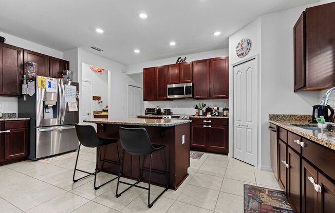 $500 OFF 1st Month's Rent! 3 bedroom 2 bath w study in Newberry