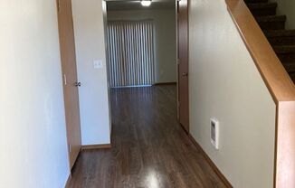 3 beds, 2.5 baths, $1,695, Unit #27