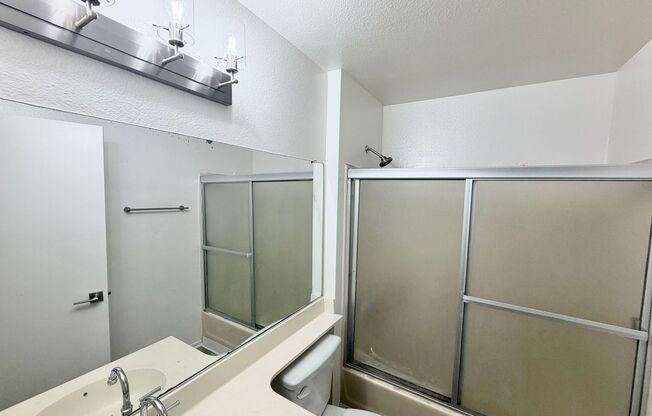 2 beds, 2 baths, $2,195, Unit 209
