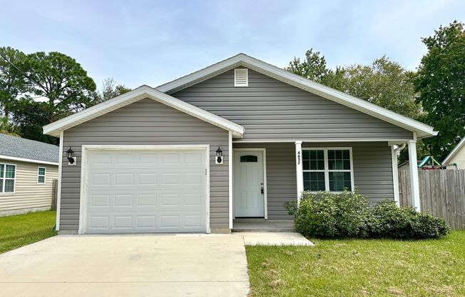 Saint Johns county 3/2 home 1300 sq ft with one car garage in St Augustine!