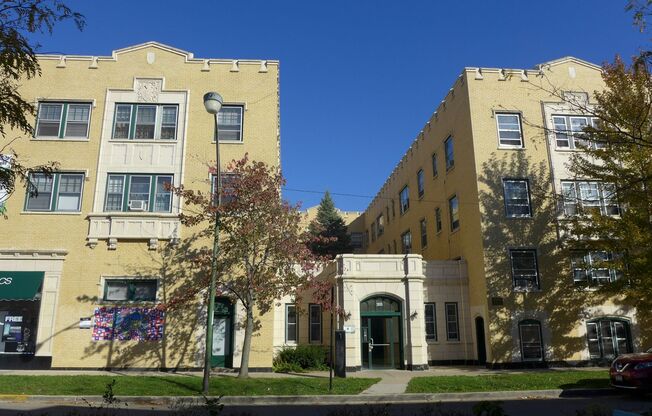 Lamon Courts Apartments