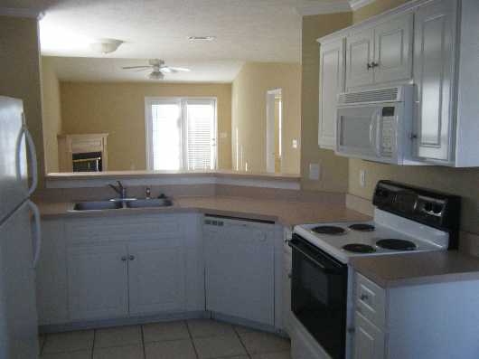 Now Available! Centrally Located Townhome located in Cammaron subdivision in Martinez GA