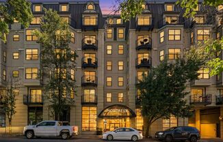 Top-Floor Montreux Condo for Rent — Straight-On Space Needle Views in the Heart of Belltown