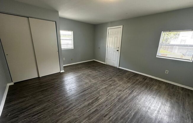 3 beds, 1 bath, $2,200