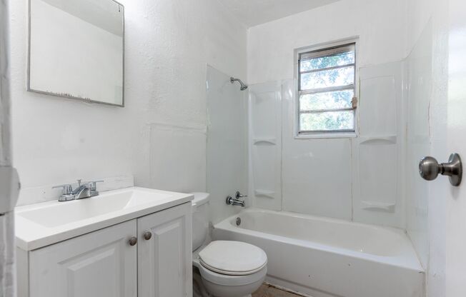 4 beds, 1 bath, $1,550