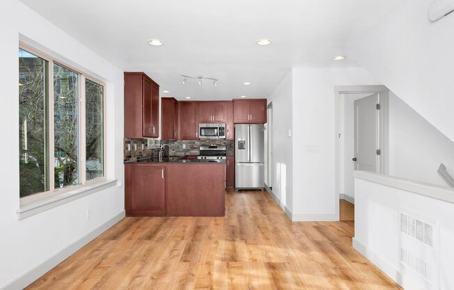 3 Bedroom End Unit Townhome in Wallingford