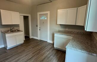 2 beds, 1 bath, $900, Unit C