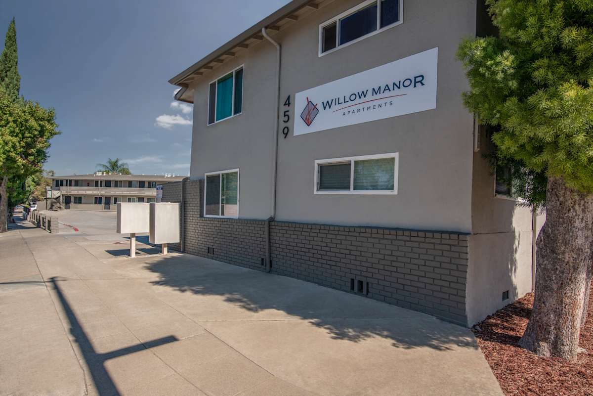 Willow Manor Apartments