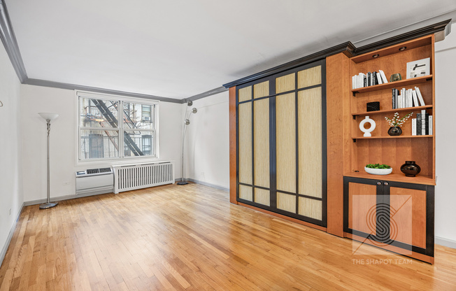 345 E 54 ST