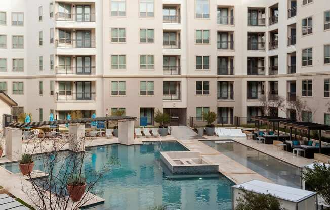 Courtyard Featuring Resort Style Swimming Pool