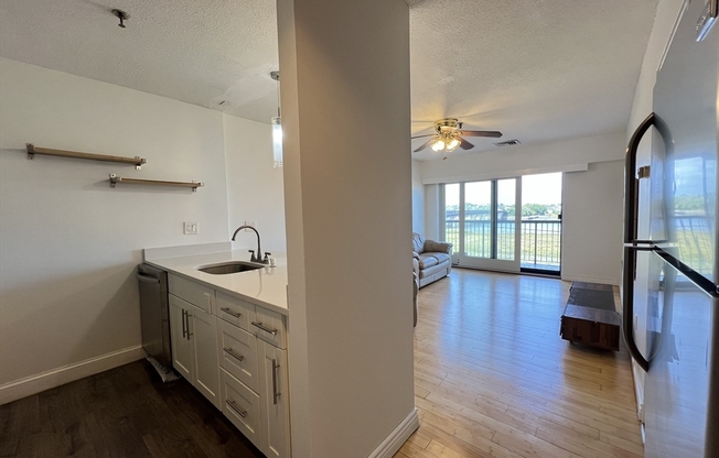1 bed, 1 bath, 613 sqft, $2,350, Unit 410