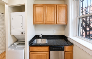 1 bed, 1 bath, $2,350, Unit 103