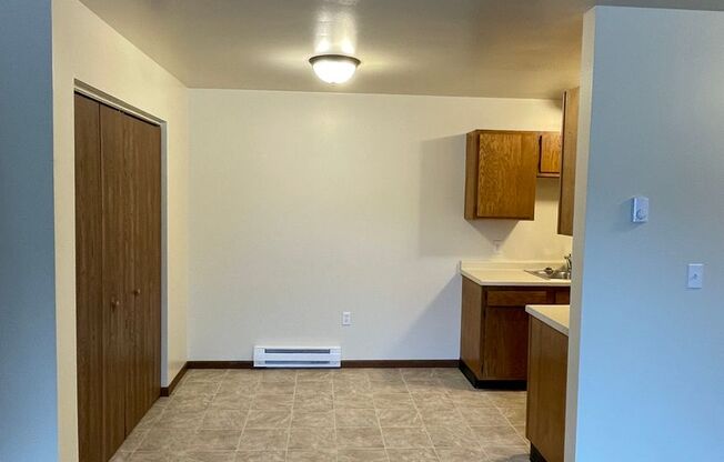 1 bed, 1 bath, 700 sqft, $795, Unit 18410-15