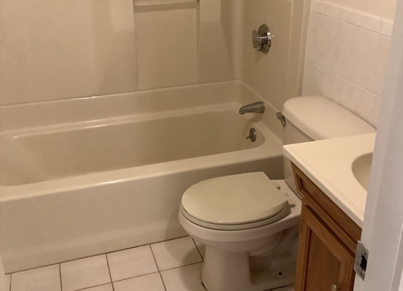 1 bed, 1 bath, 780 sqft, $2,250, Unit 110