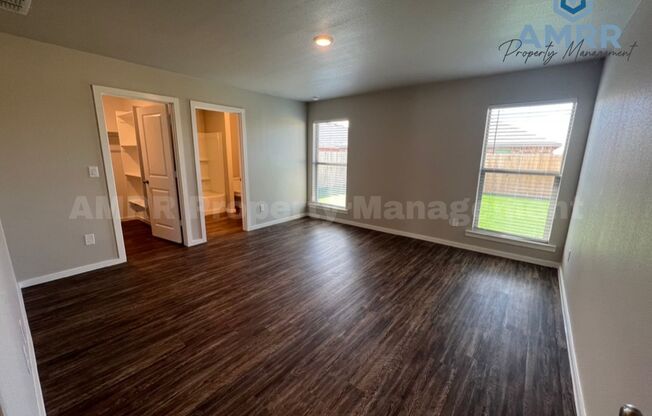 3 beds, 2 baths, $1,699