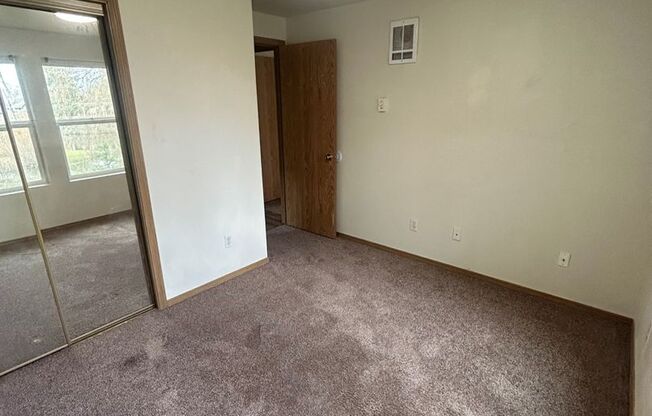 2 beds, 1 bath, $1,495