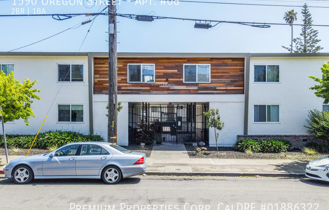1590 Oregon Street