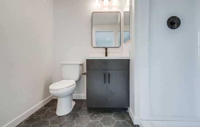 Studio, 1 bath, 300 sqft, $1,995, Unit 4840-27