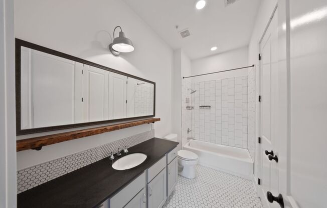 2 Bedroom Condo Near LSU in a gated community