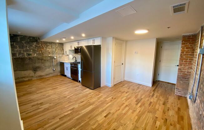 Studio, 1 bath, 336 sqft, $1,199, Unit 001