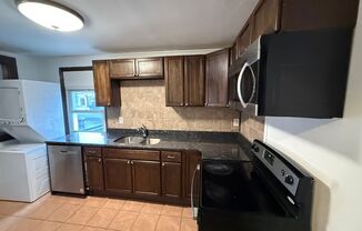 6 beds, 2 baths, 1,600 sqft, $2,000, Unit Unit 3