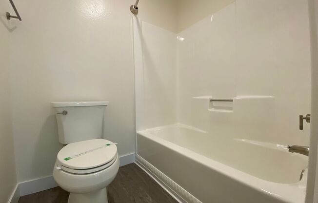1 bed, 1 bath, 770 sqft, $2,600, Unit K-136