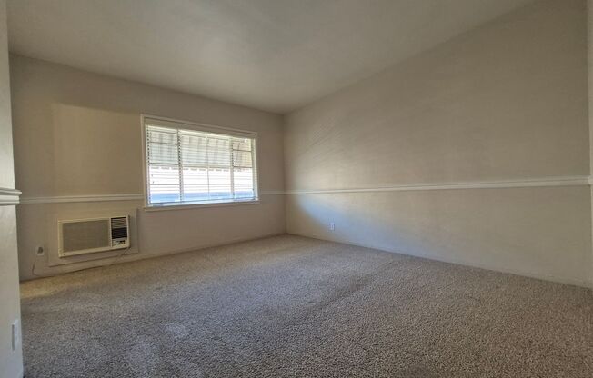 1 bed, 1 bath, $1,600, Unit 10
