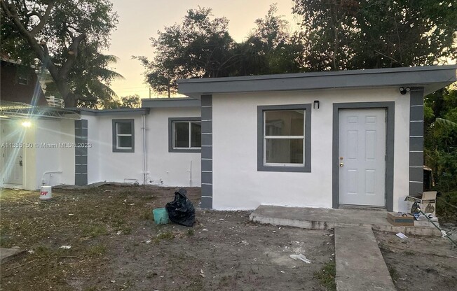 7812 NW 4 CT