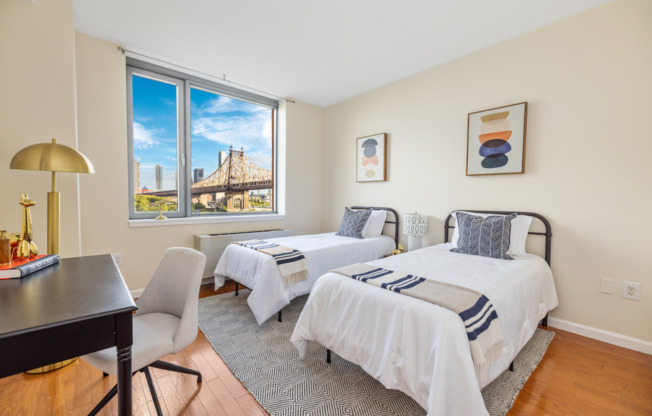 425 MAIN ST
