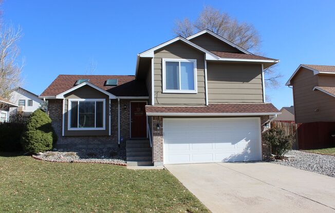 3 BEDROOM HOME IN WIDEFIELD!!