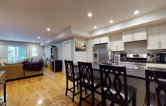 339 W BROADWAY ST