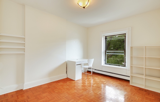 306 LAFAYETTE AVE