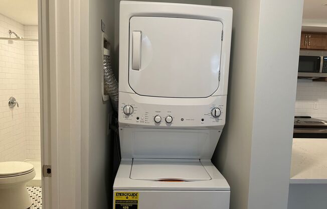 2 beds, 1 bath, 834 sqft, $1,720, Unit 218 - 401